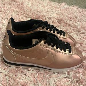 Rose gold Classic Nike Cortez